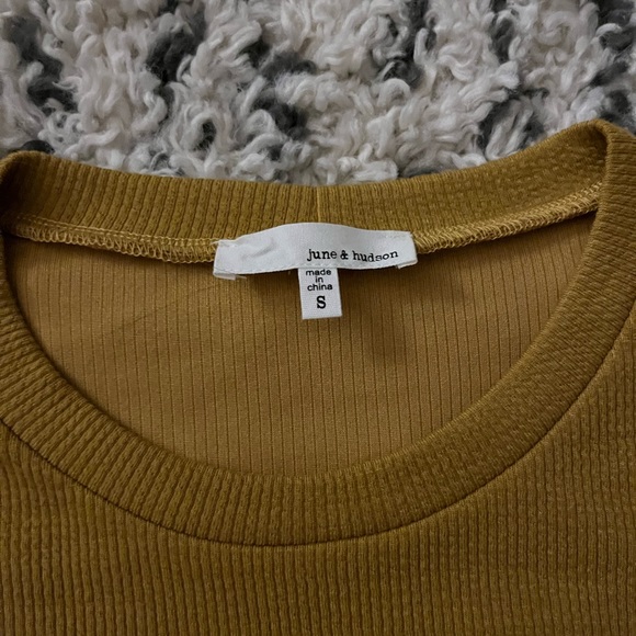 Cropped Sweater - Picture 2 of 2